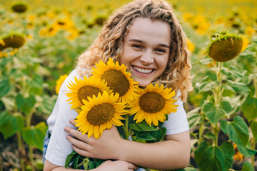 Brighten Your Day: The Ultimate Guide to Teeth Whitening